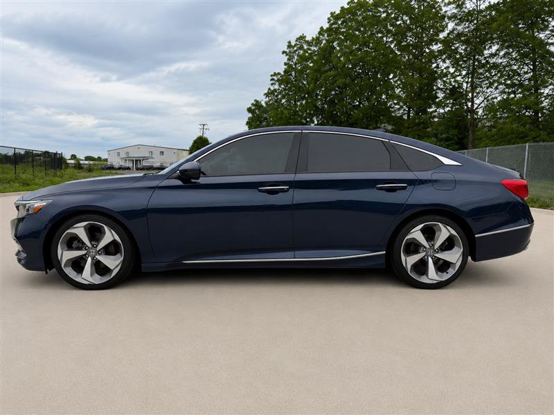 Used 2018 Honda Accord Touring image 4