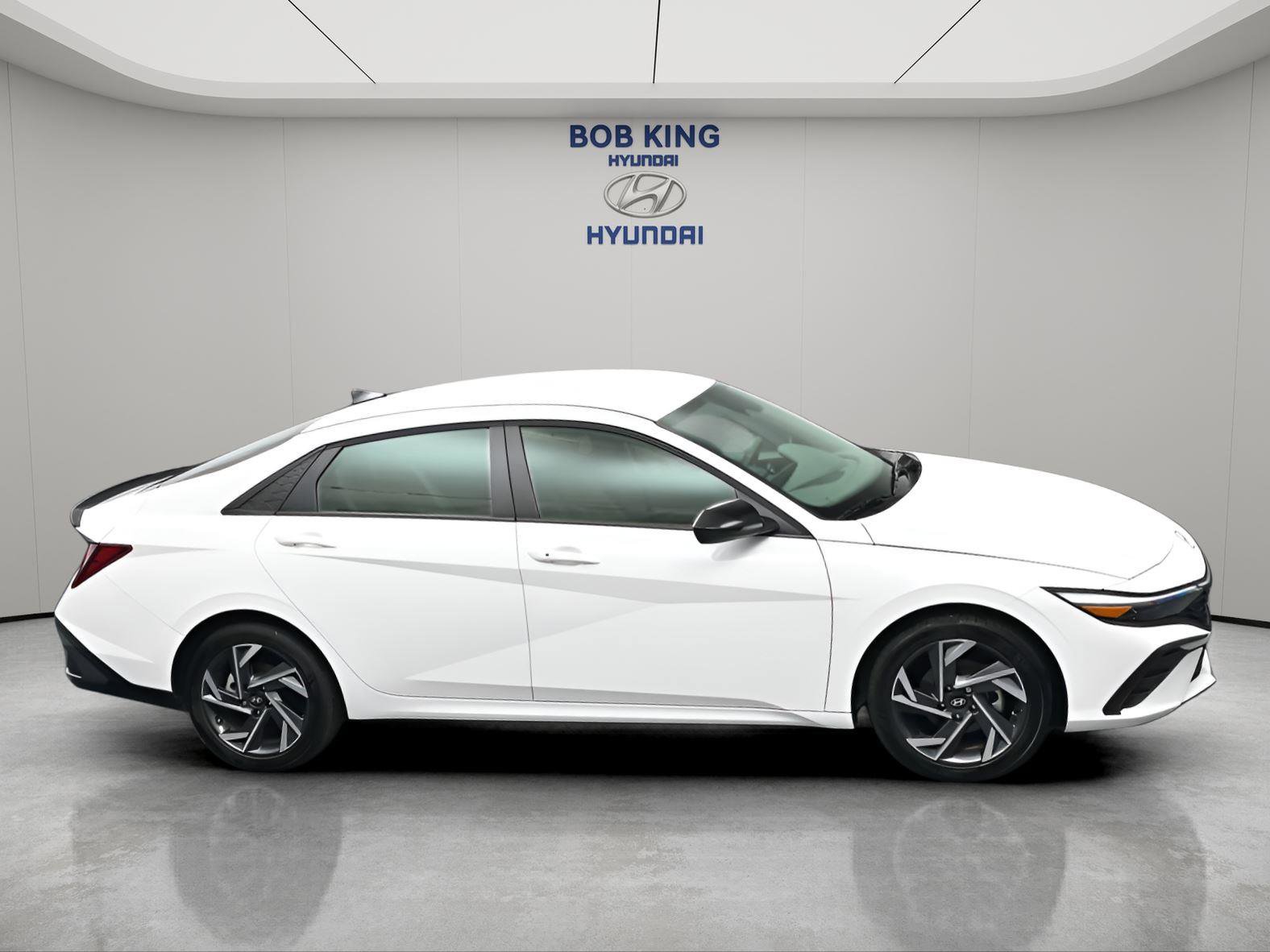 Certified 2025 Hyundai Elantra Sport image 9