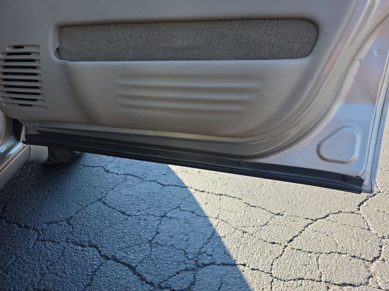 Used 2003 Oldsmobile Silhouette GLS image 32