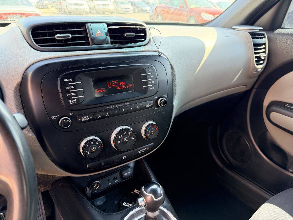 Used 2015 Kia Soul FWD image 11