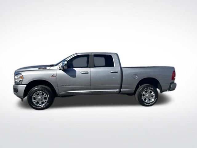 Used 2024 RAM 2500 Laramie AWD/4WD image 2
