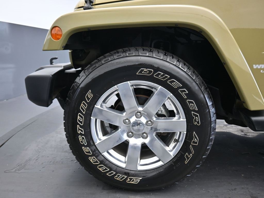 Used 2013 Jeep Wrangler Unlimited Sahara w/ Connectivity Group image 40