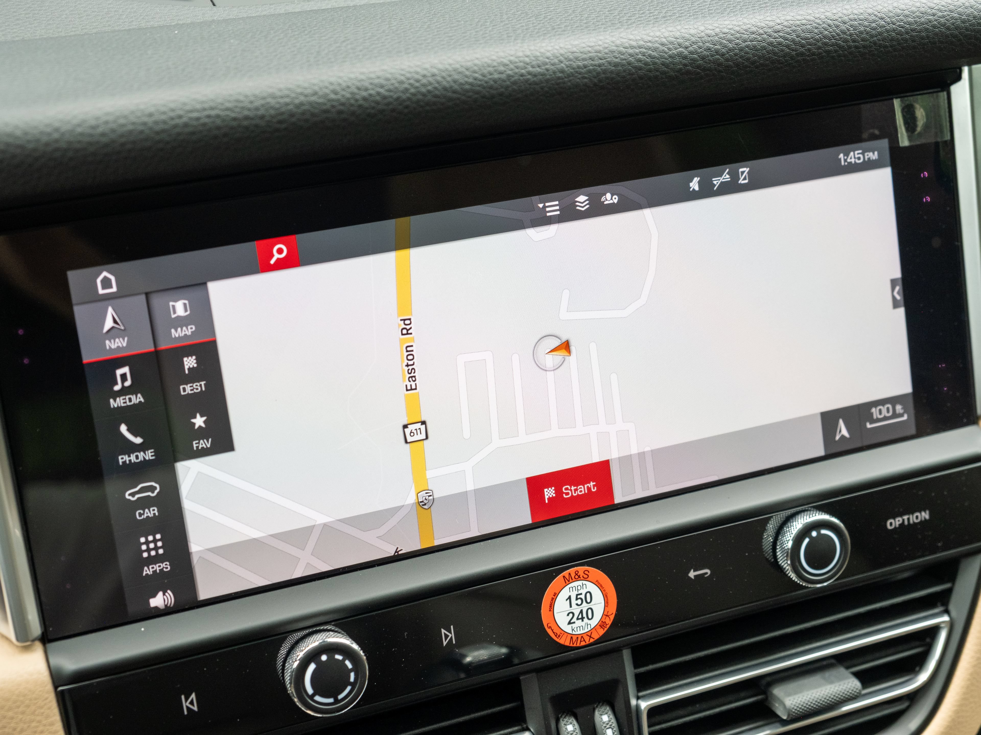 Certified 2023 Porsche Macan AWD/4WD image 27