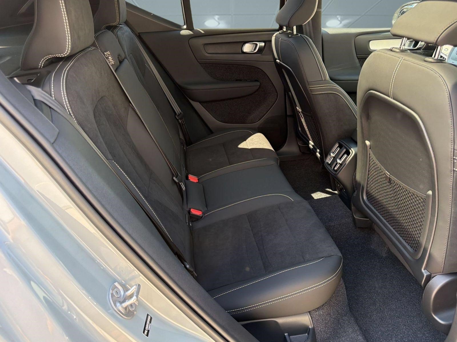 New 2026 Volvo XC40 B5 Ultra w/ Climate Package AWD/4WD image 30