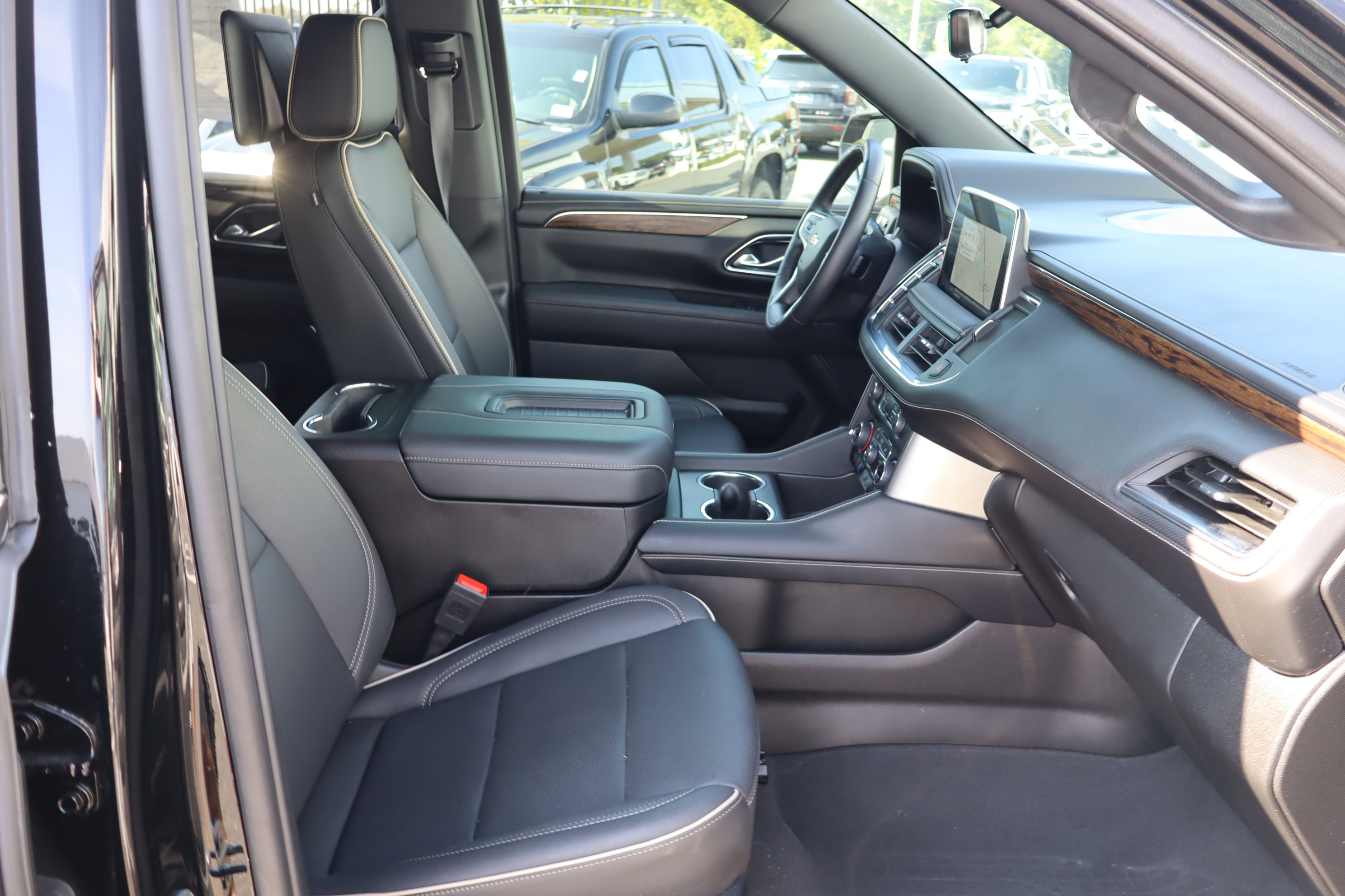 Certified 2024 Chevrolet Suburban Premier w/ Advanced Technology Package image 41