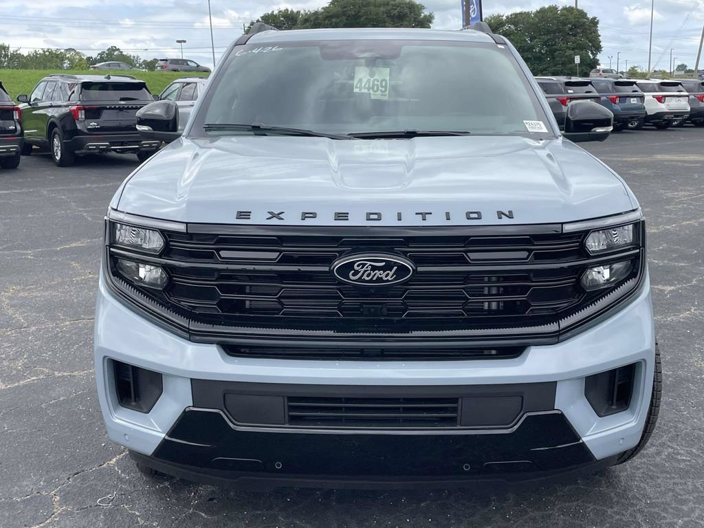 New 2026 Ford Expedition Platinum w/ Stealth Appearance Package AWD/4WD image 8