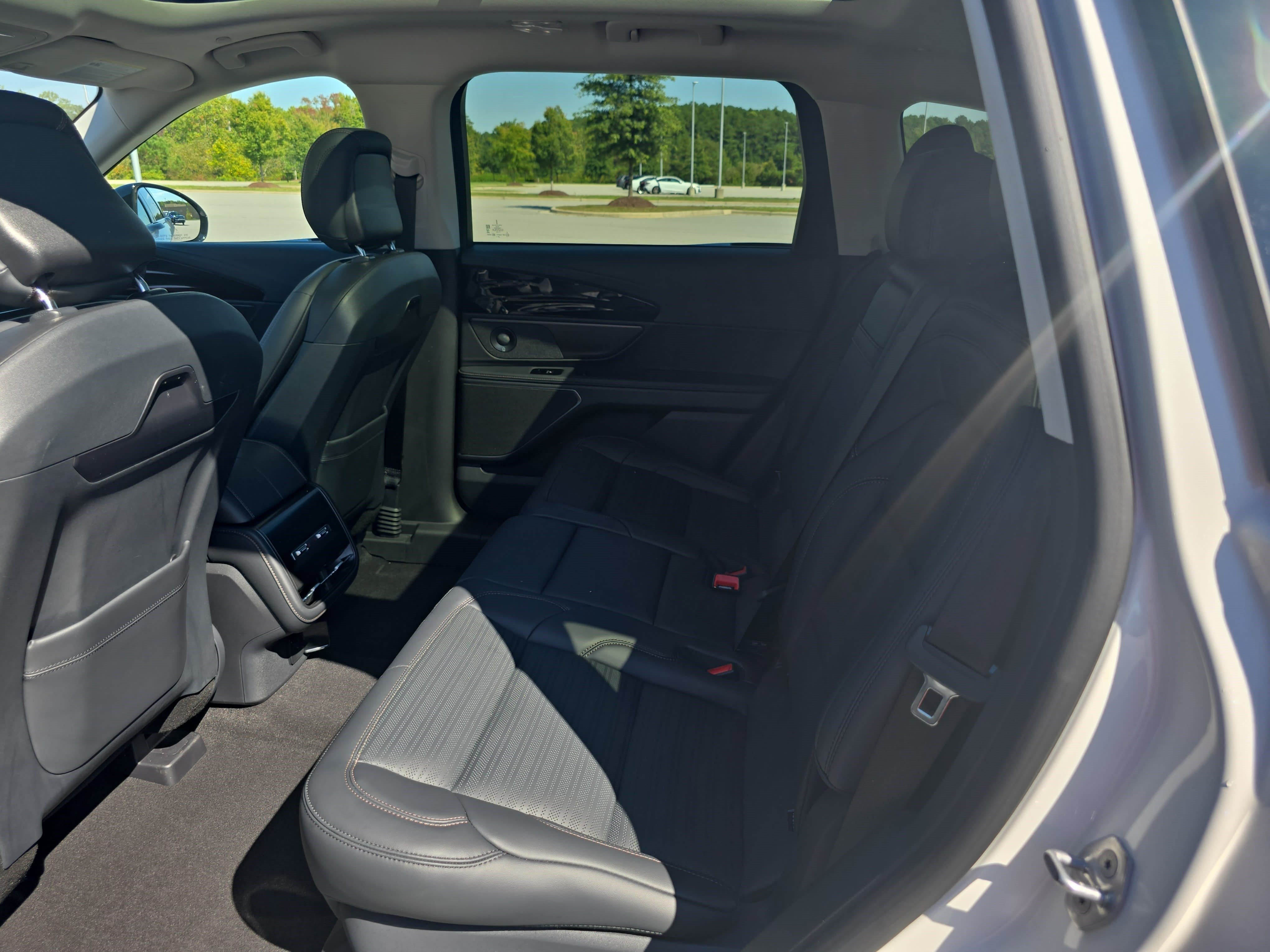 New 2026 Lincoln Nautilus Reserve w/ Jet Appearance Package AWD/4WD image 13