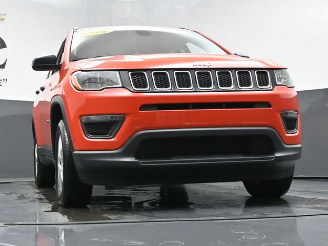 Used 2018 Jeep Compass Sport w/ Cold Weather Group AWD/4WD image 3