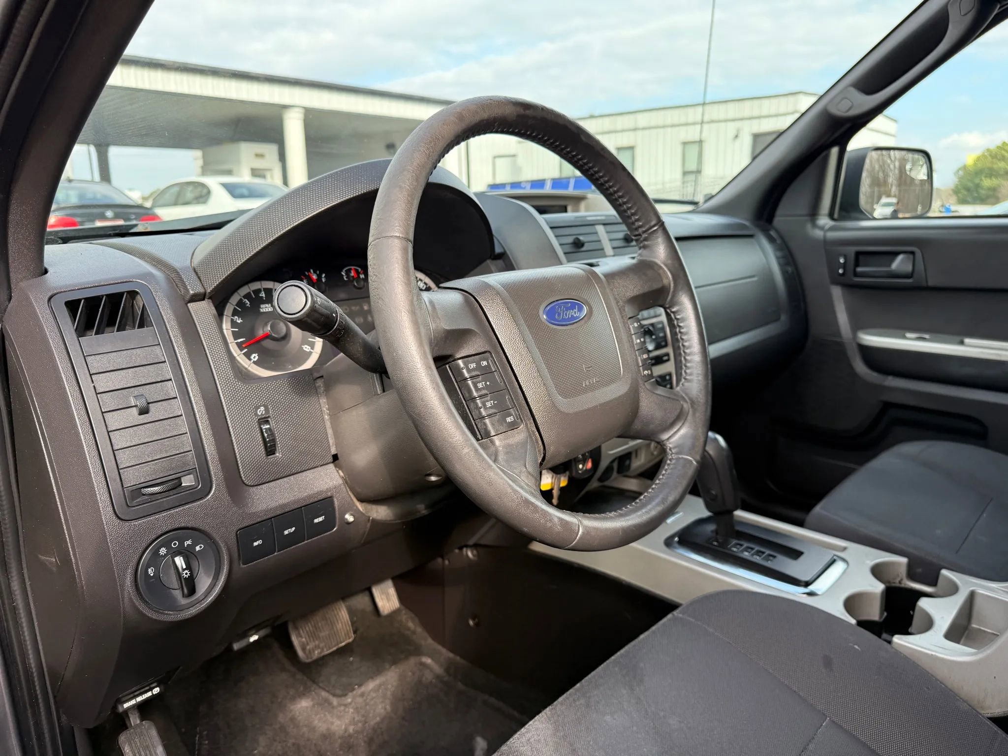 Used 2011 Ford Escape XLT w/ 202A Rapid Spec Order Code image 17