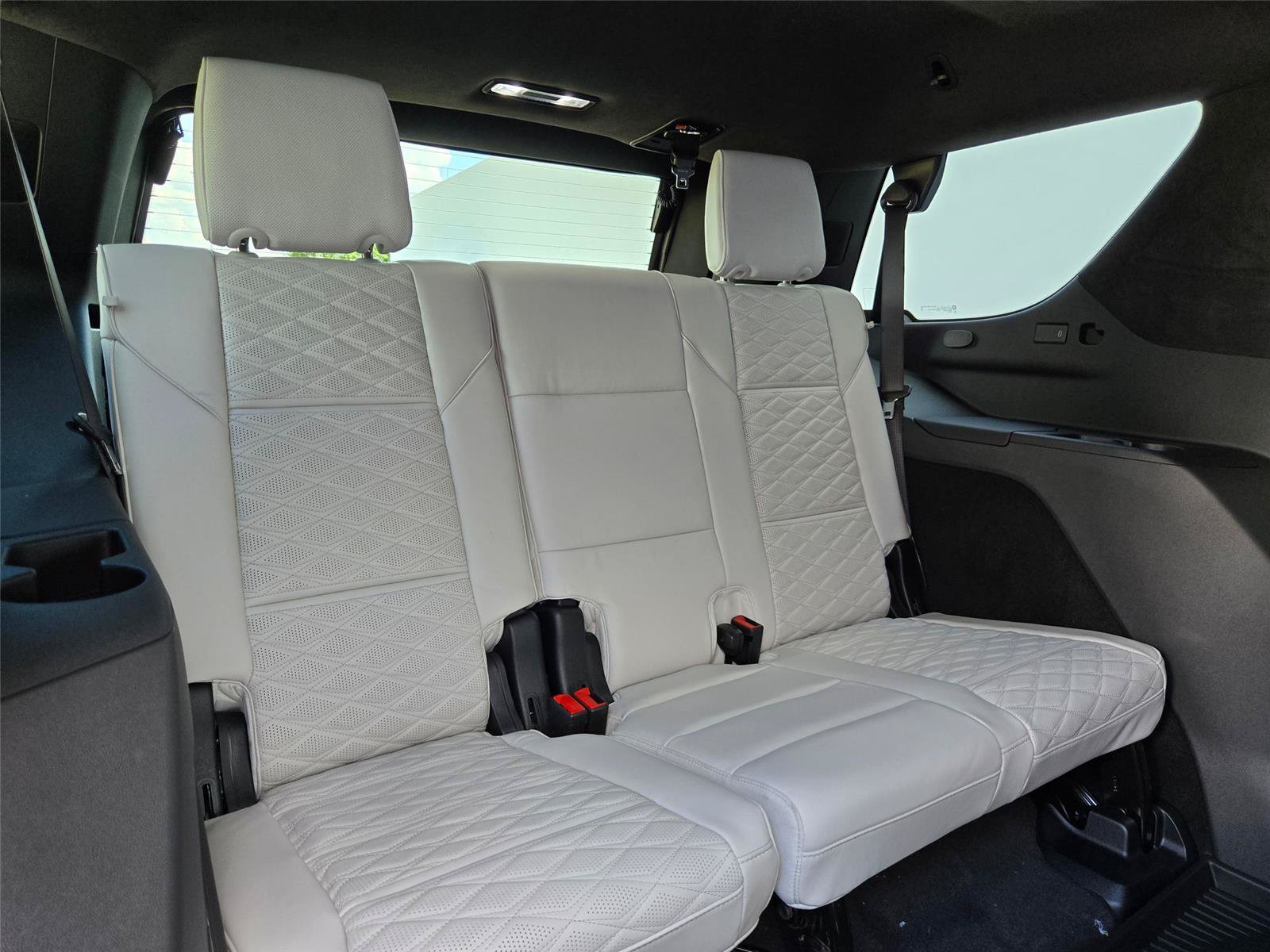 New 2026 Cadillac Escalade Platinum Sport w/ LPO, ONYX Package AWD/4WD image 33