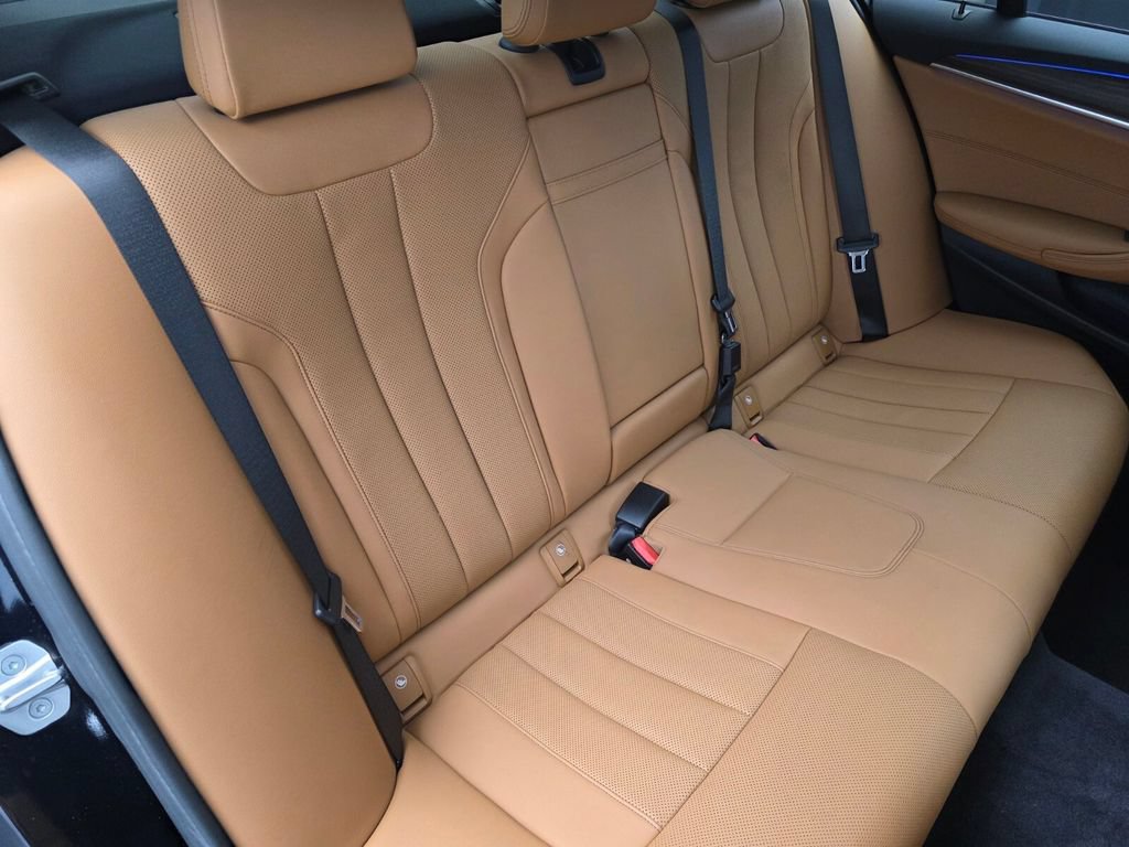 Used 2021 BMW 530i w/ M Sport Package RWD image 28