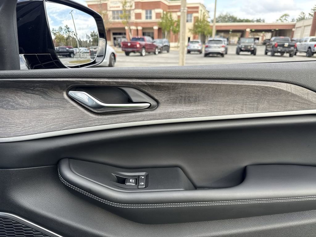 New 2025 Jeep Grand Cherokee L Limited w/ Black Appearance Package image 30