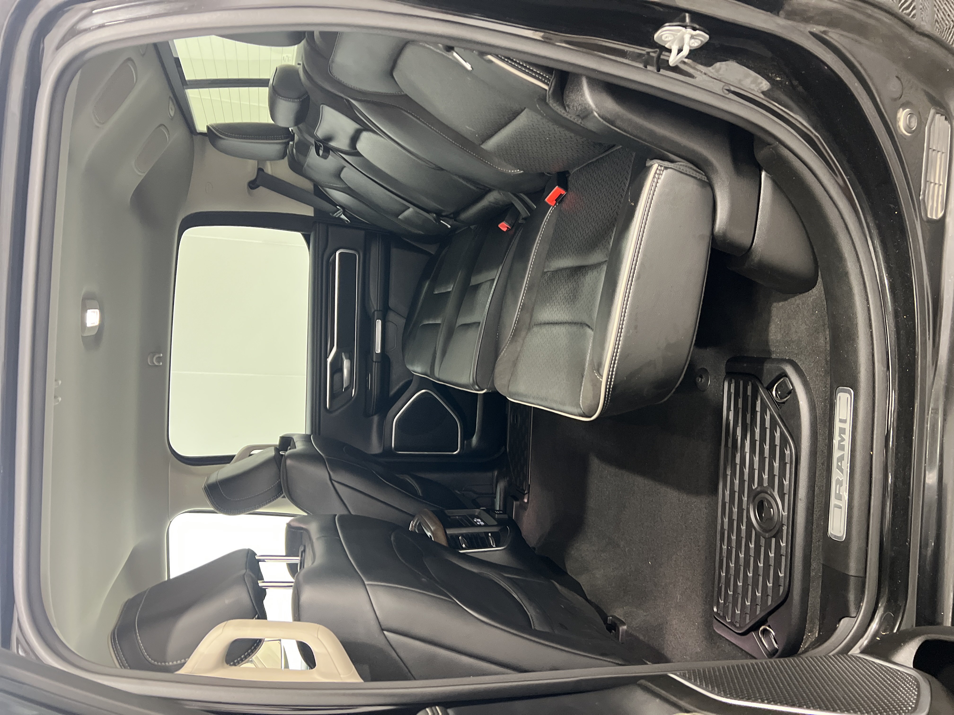 Used 2022 RAM 1500 Laramie AWD/4WD image 13