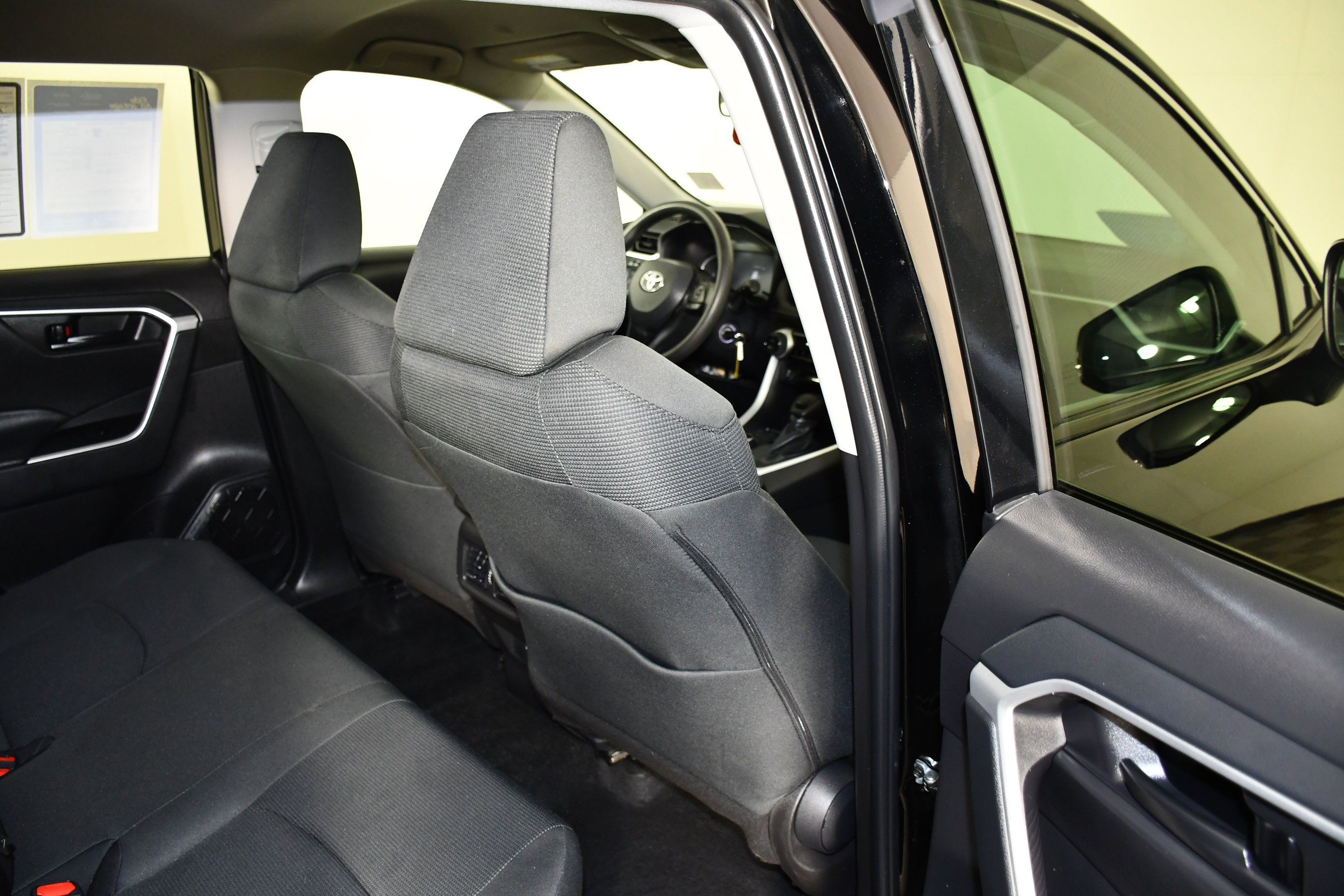 Used 2024 Toyota RAV4 LE AWD/4WD image 44