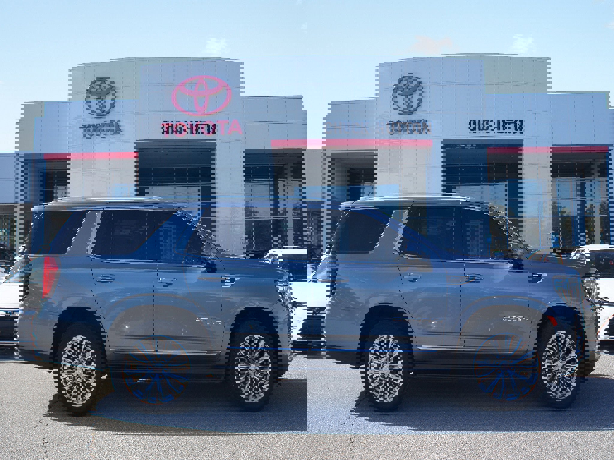 Used 2021 GMC Yukon Denali w/ Denali Premium Package image 1