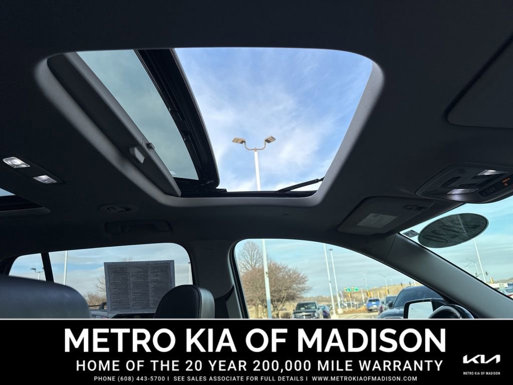 Used 2020 Chevrolet Traverse LT w/ LT Premium Package image 42