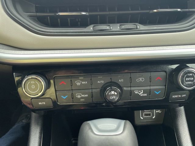 Used 2024 Jeep Compass Limited w/ Elite Group image 28