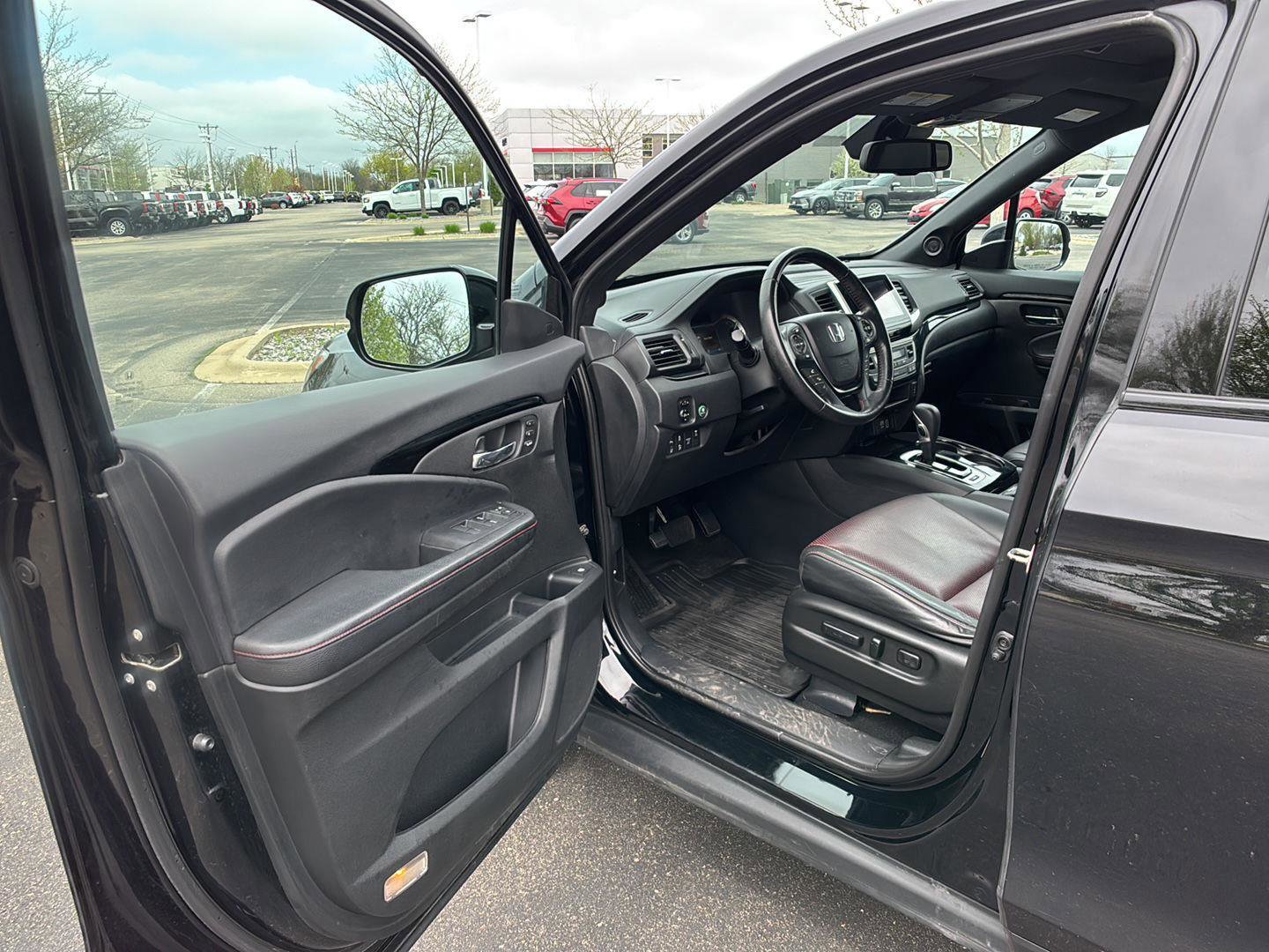 Used 2019 Honda Ridgeline Black Edition image 2