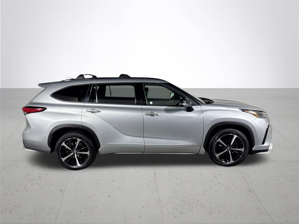 Used 2021 Toyota Highlander XSE AWD/4WD image 5