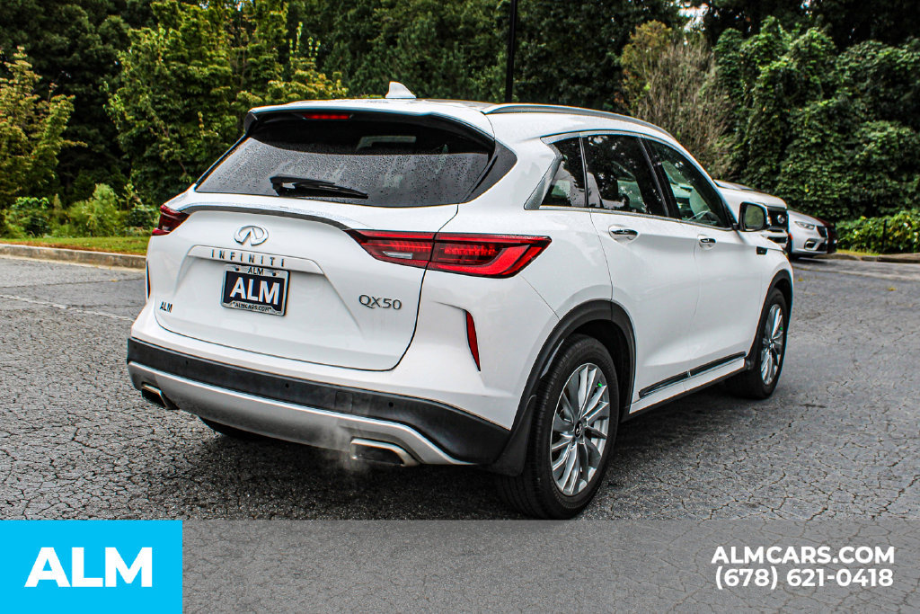 Used 2023 INFINITI QX50 Luxe w/ Accent Package FWD image 5