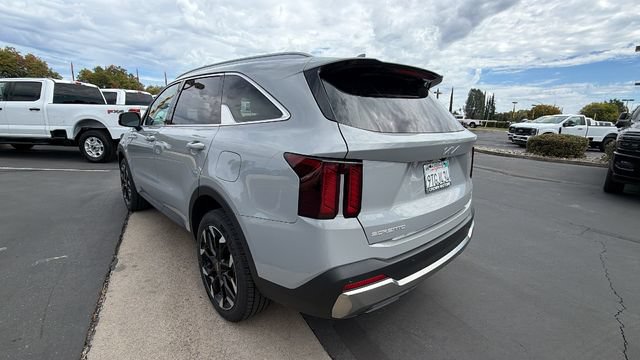 Used 2025 Kia Sorento EX w/ Panoramic Sunroof Package AWD/4WD image 6