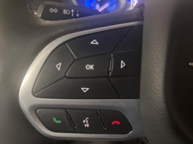 Certified 2024 Chrysler Pacifica Touring-L image 32