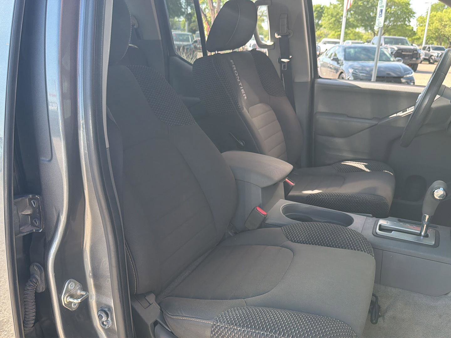 Used 2017 Nissan Frontier Desert Runner image 13