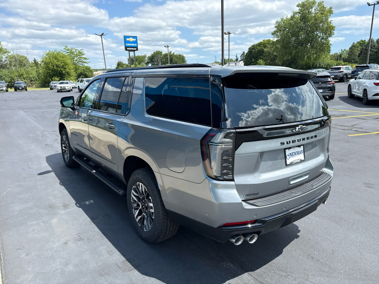 New 2026 Chevrolet Suburban Z71 w/ Comfort Package AWD/4WD image 9
