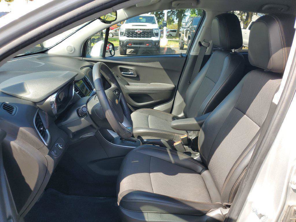 Used 2019 Chevrolet Trax LT w/ LT Convenience Package AWD/4WD image 5