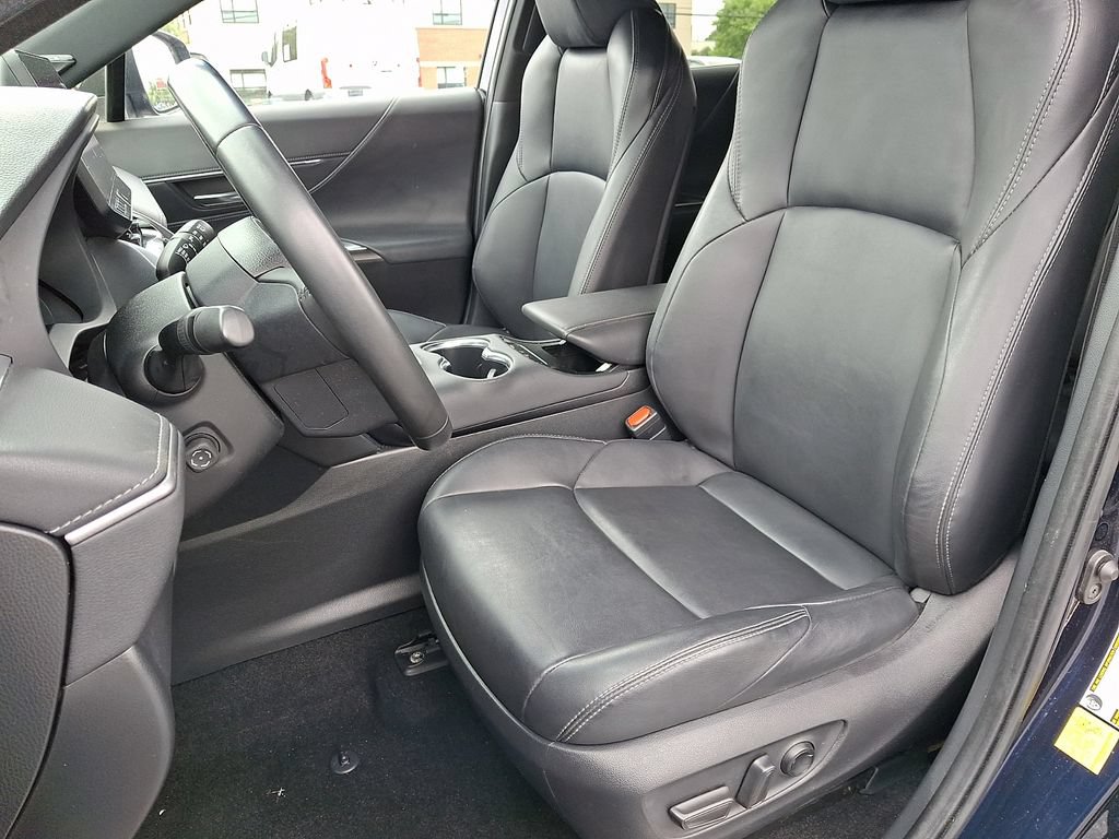 Used 2023 Toyota Venza XLE AWD/4WD image 13