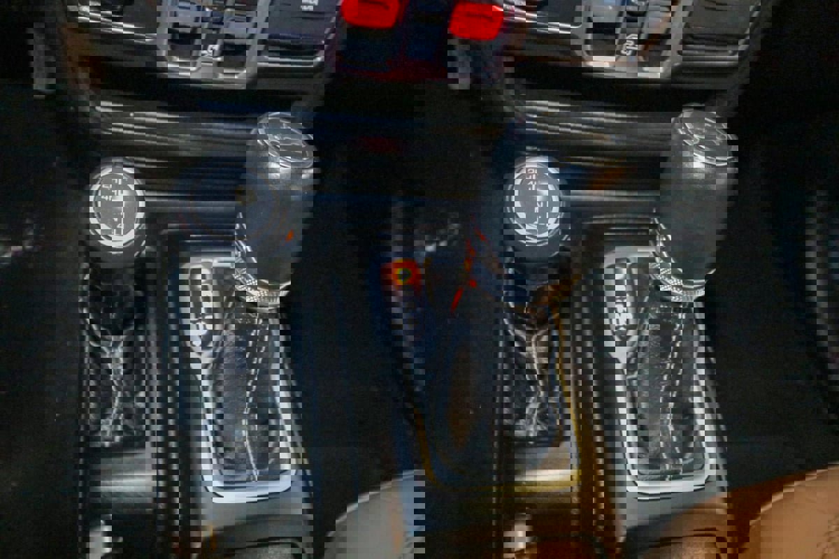 Used 2018 Jeep Wrangler Unlimited Sahara w/ Cold Weather Group image 22