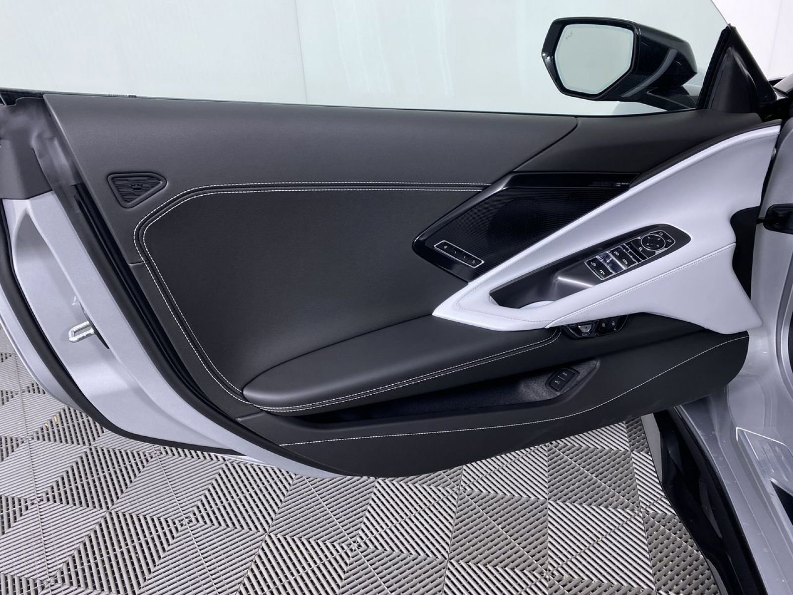 New 2026 Chevrolet Corvette Z06 w/ Stealth Interior Trim Package RWD image 12