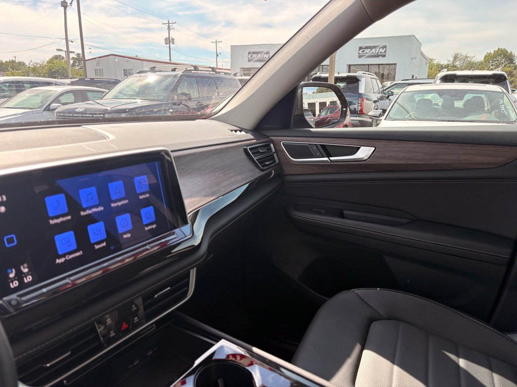 Used 2025 Volkswagen Atlas SEL AWD/4WD image 21
