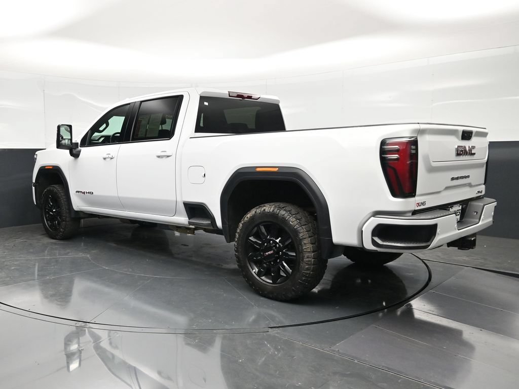 Used 2025 GMC Sierra 2500 AT4 AWD/4WD image 3