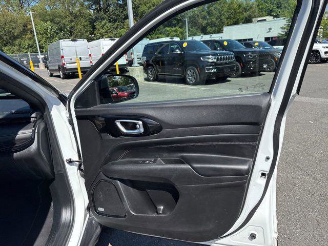 Certified 2022 Jeep Compass Altitude w/ Sun and Sound Group image 33