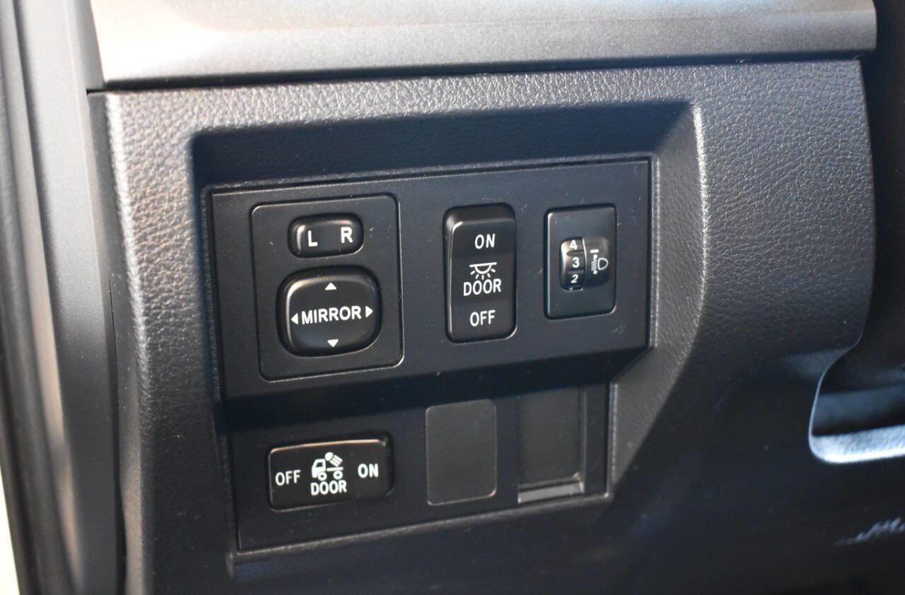 Used 2017 Toyota Tundra SR5 image 41