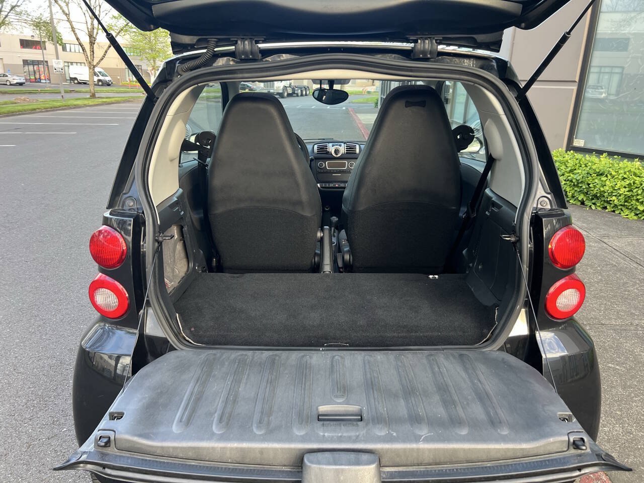 Used 2014 smart fortwo passion RWD image 18