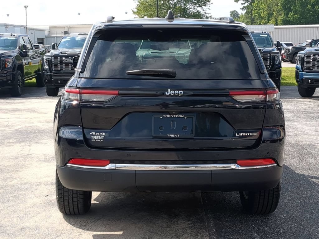 Used 2023 Jeep Grand Cherokee Limited AWD/4WD image 4