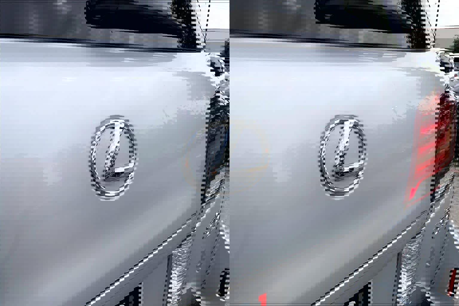 Used 2014 Lexus LX 570 4WD image 31