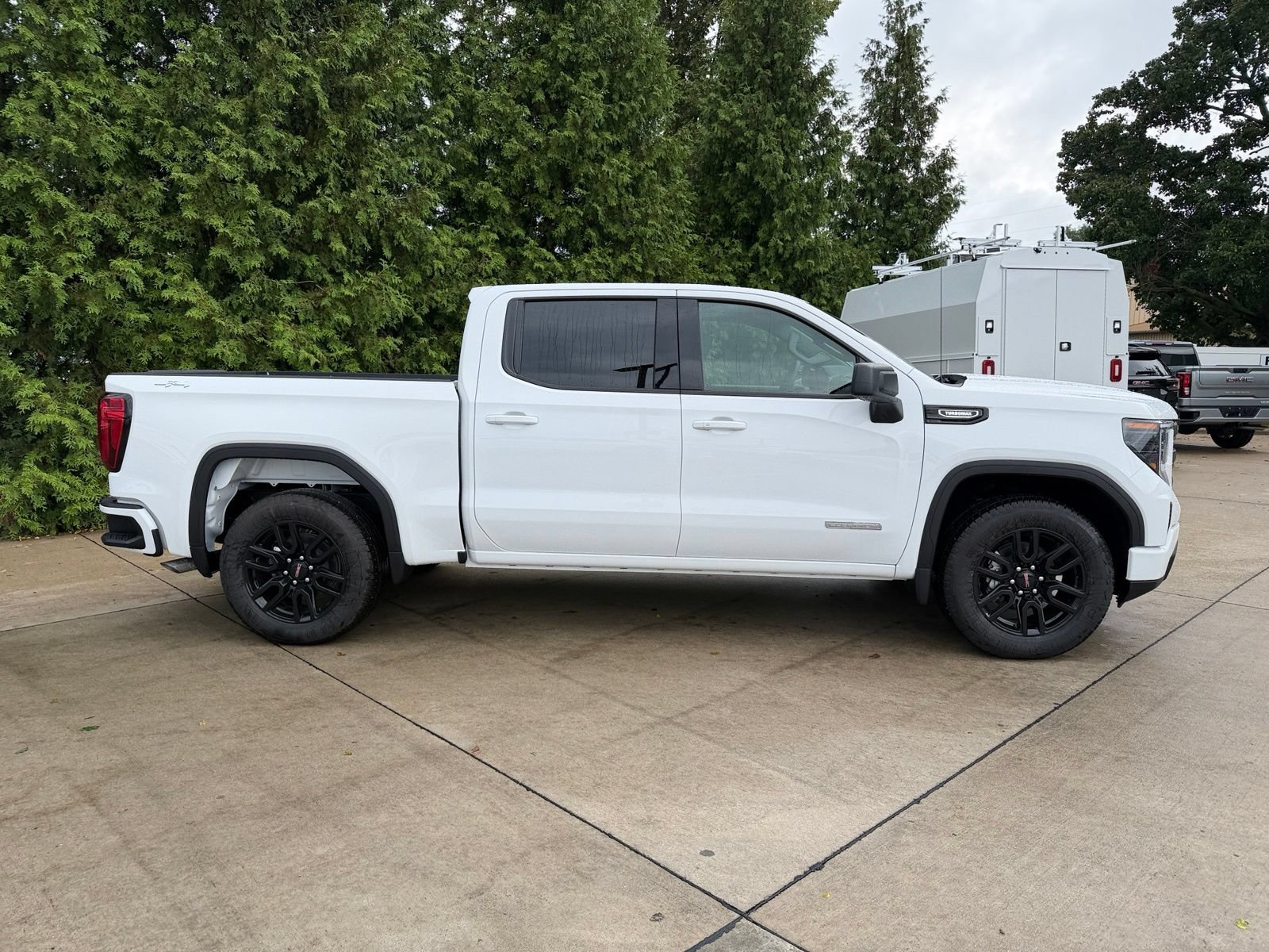 New 2026 GMC Sierra 1500 Elevation AWD/4WD image 2