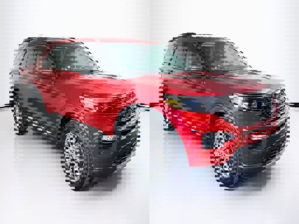 Certified 2022 Ford Explorer XLT w/ Equipment Group 202A image 24