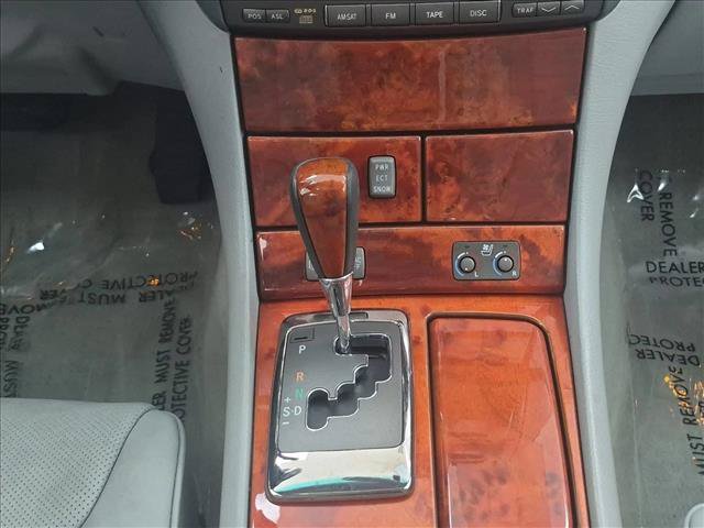 Used 2005 Lexus LS 430 RWD image 12