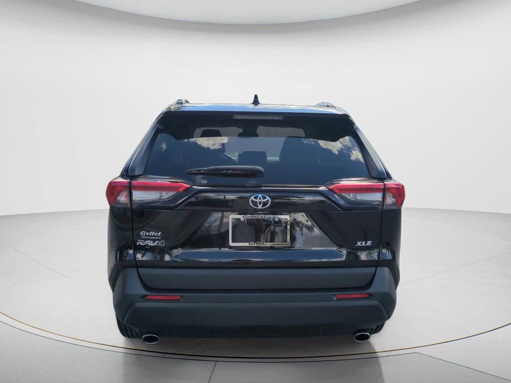 Used 2024 Toyota RAV4 XLE image 5