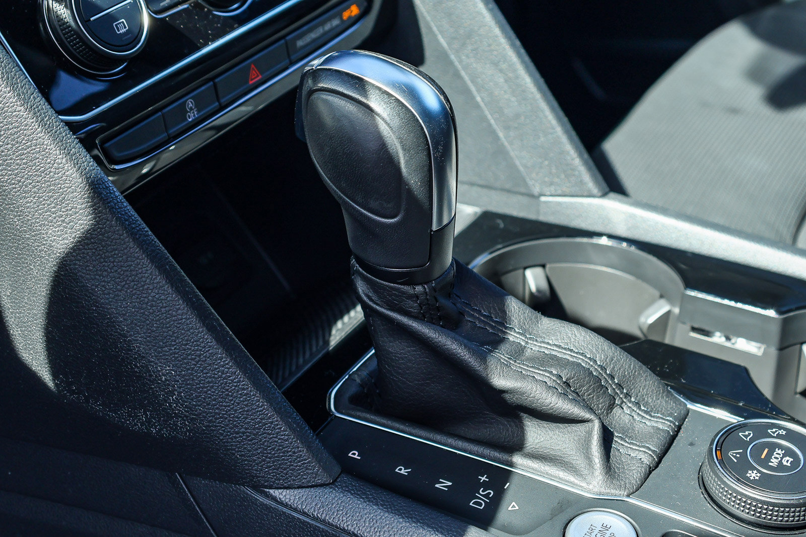 Used 2020 Volkswagen Atlas Cross Sport SEL Premium image 9