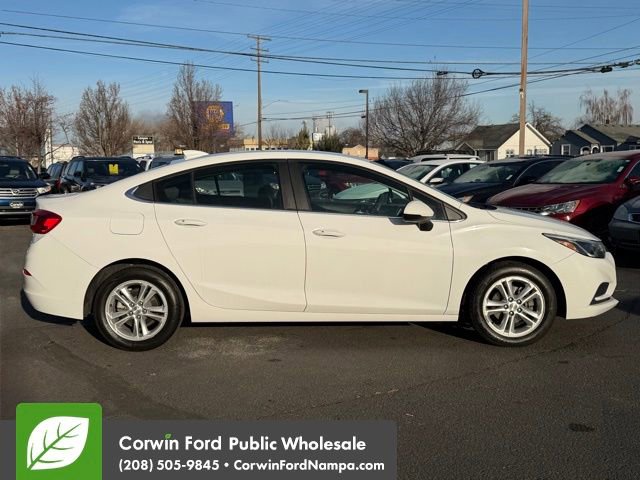 Used 2017 Chevrolet Cruze LT w/ Convenience Package image 4