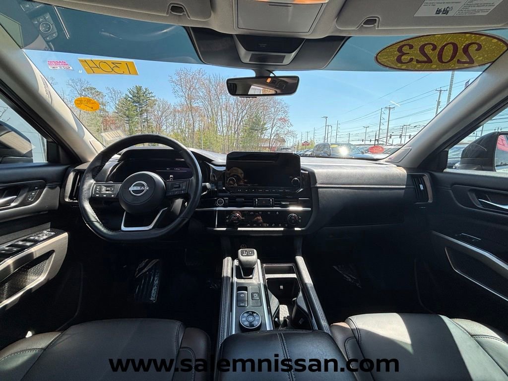 Certified 2023 Nissan Pathfinder Platinum w/ Lighting Package (N92) AWD/4WD image 13