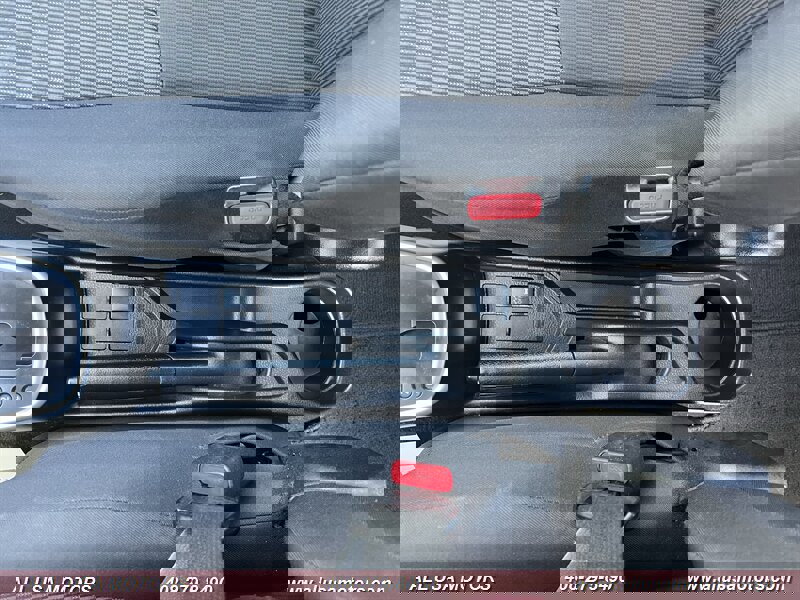 Used 2015 Toyota Yaris L image 29