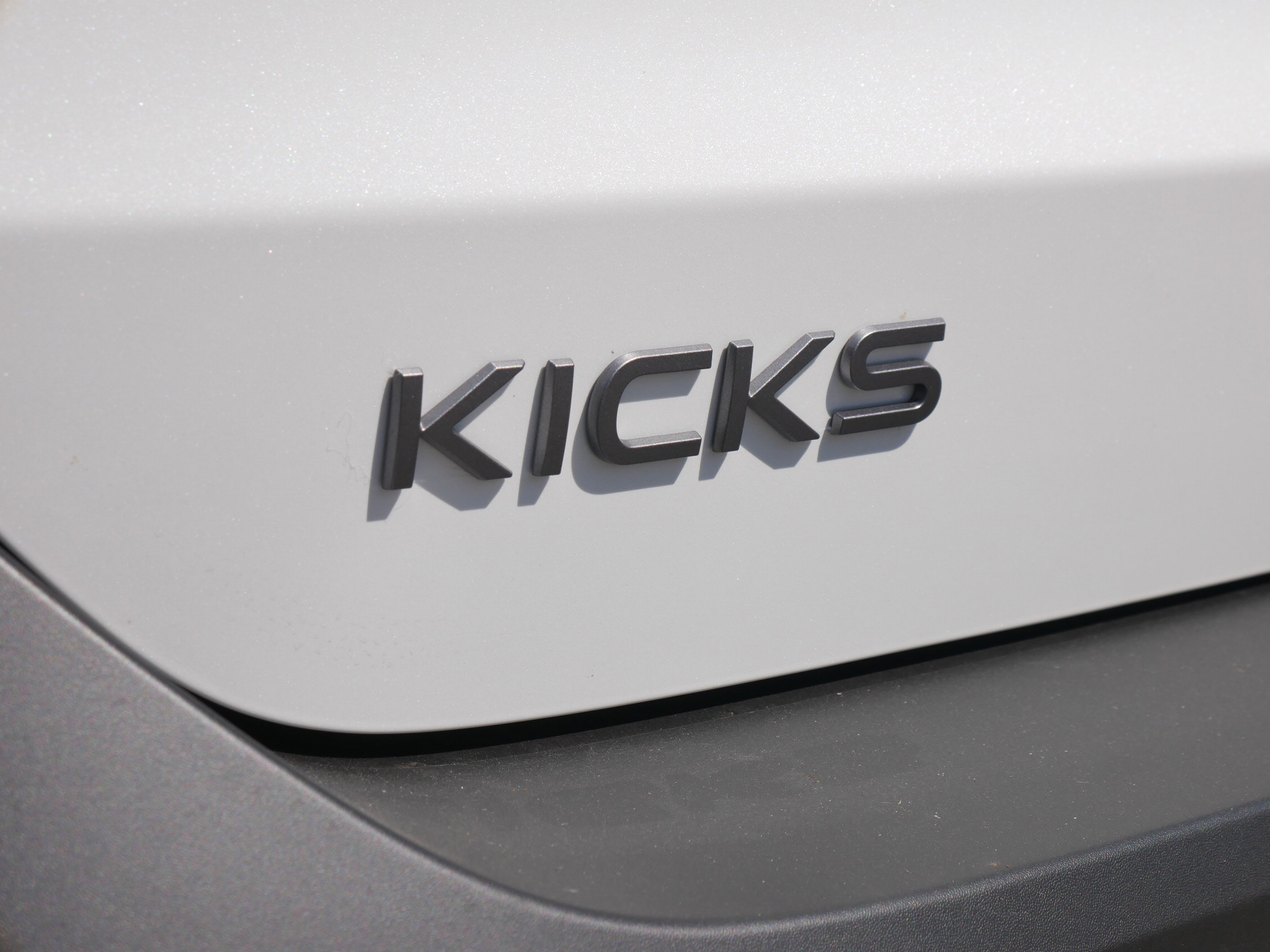 New 2025 Nissan Kicks SR w/ SR Premium Package image 18