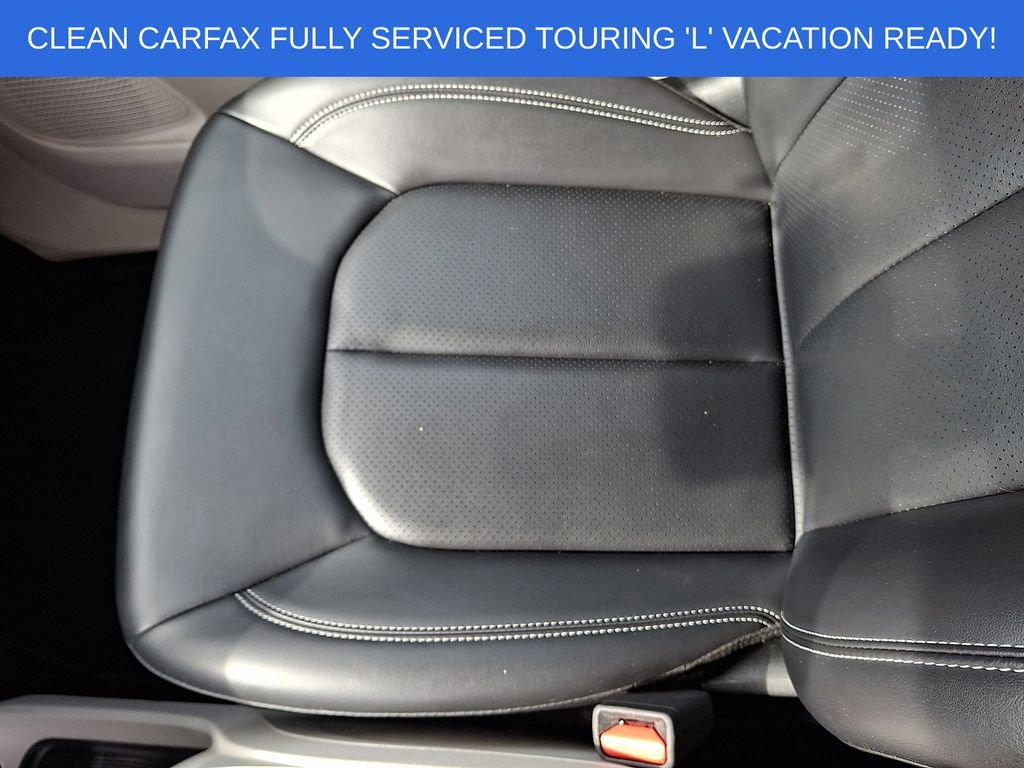 Used 2023 Chrysler Pacifica Touring-L FWD image 25