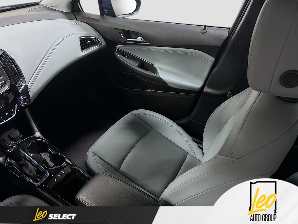 Used 2019 Chevrolet Cruze Premier w/ Sun And Sound Package FWD image 22